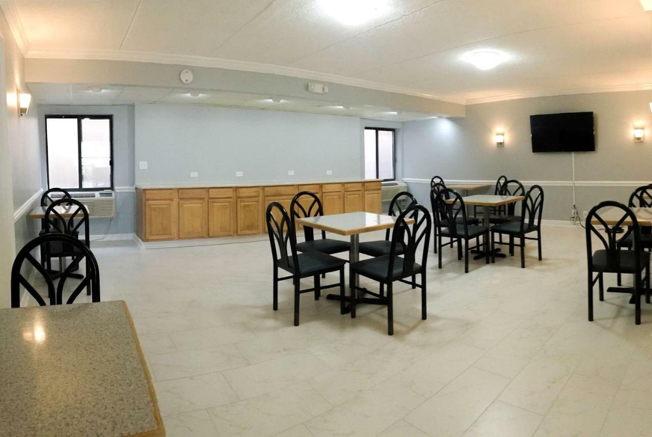 Howard Johnson By Wyndham Waukegan Great Lakes Luaran gambar